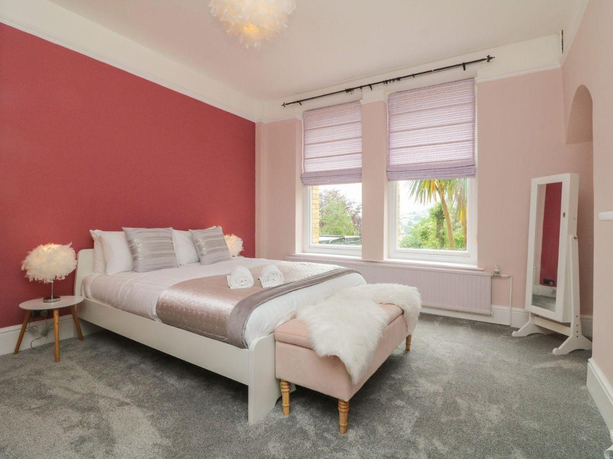 Westwell Hall Guest Accommodation, Bed & Breakfast, Luxury Rooms Ilfracombe Buitenkant foto